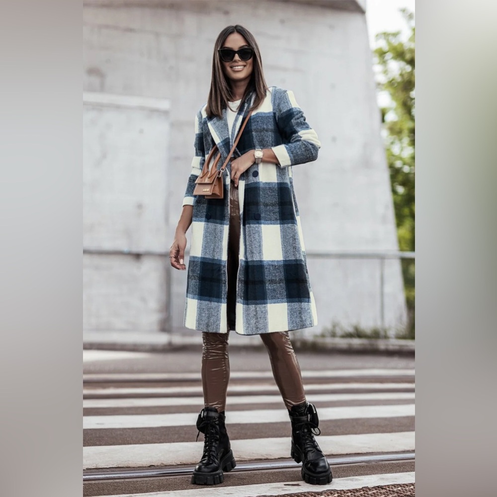 Double Take Plaid Button Up Lapel Collar Coat, size Small. Brand new